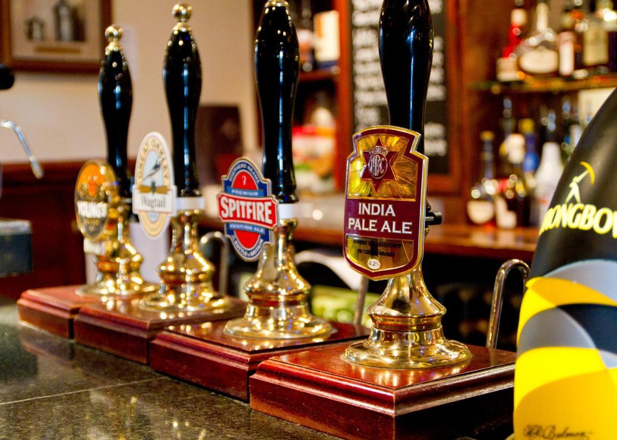 The Walnut Tree Inn Blisworth Extérieur photo