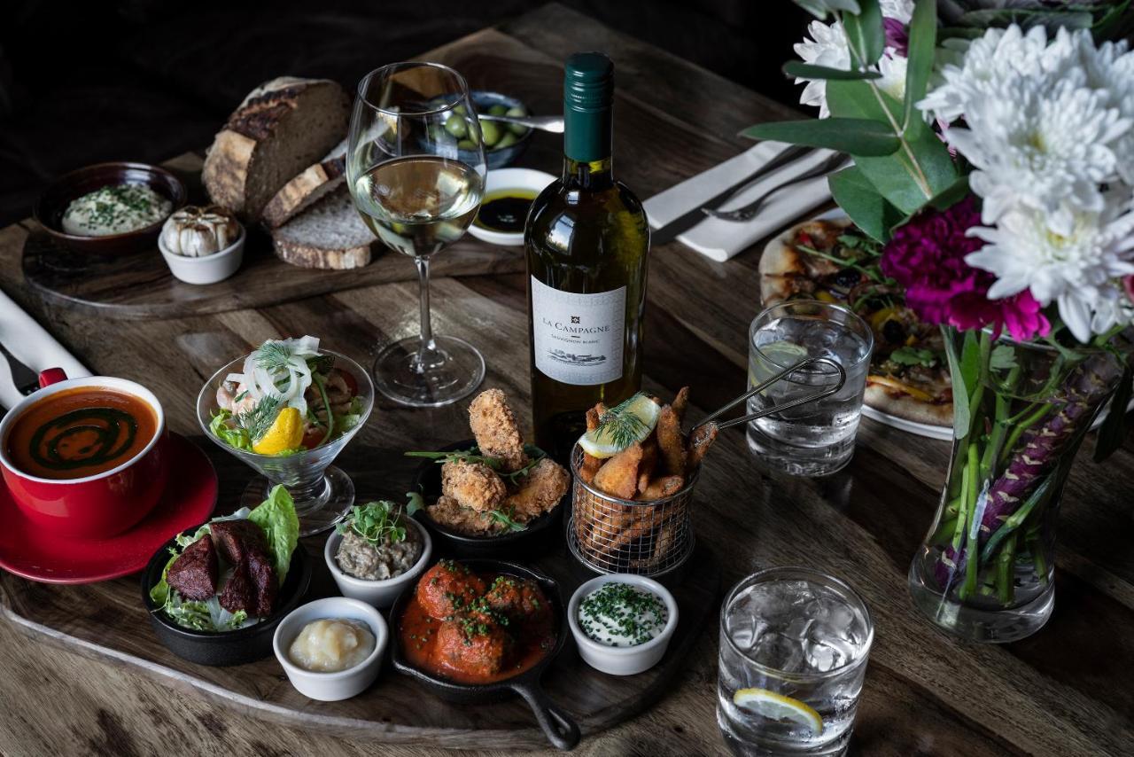 The Walnut Tree Inn Blisworth Extérieur photo