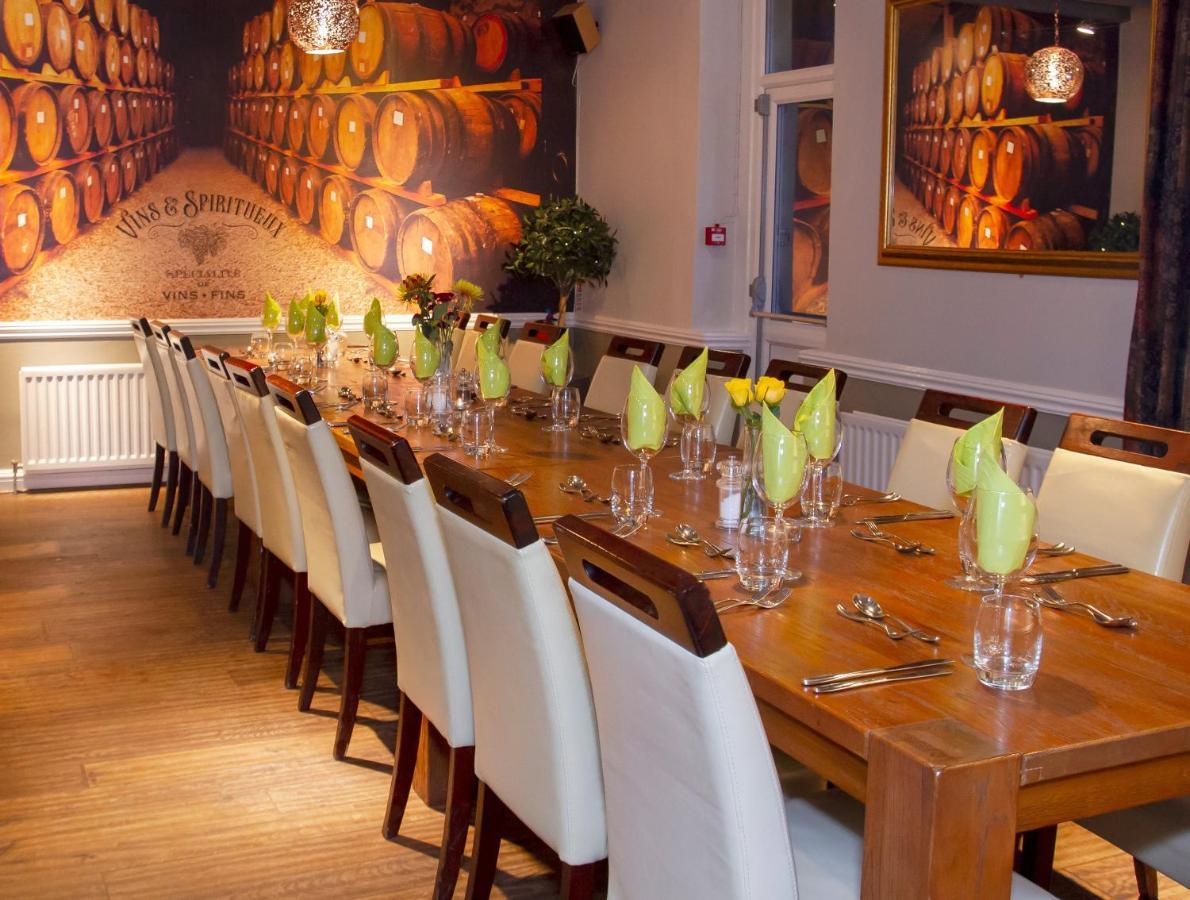 The Walnut Tree Inn Blisworth Extérieur photo